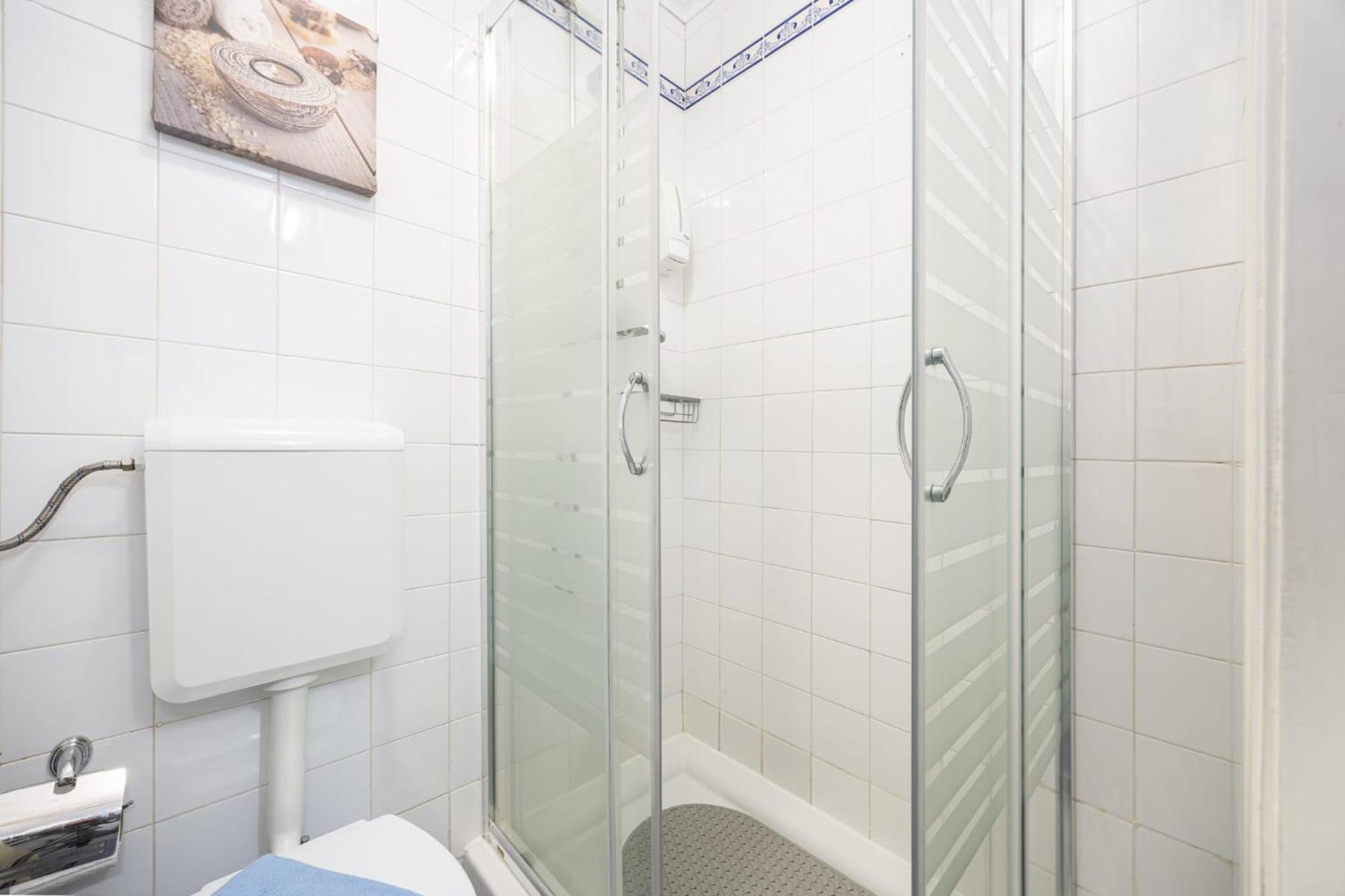 Crooked House Alfama Apartamento *